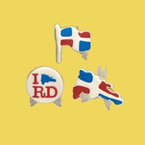 Galletas decoradas con la bandera y mapa de la República Dominicana para eventos patrióticos o celebraciones dominicanas.